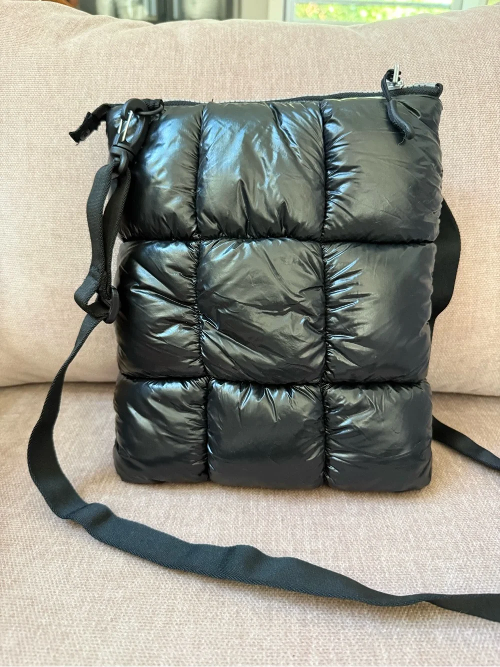 iSkin Black Quilted IPad Carrier Crossbody Bag